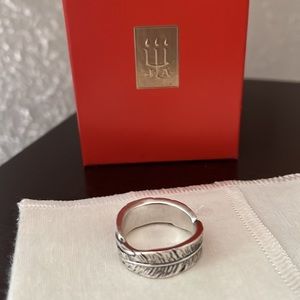 James Avery Bird of a Feather ring